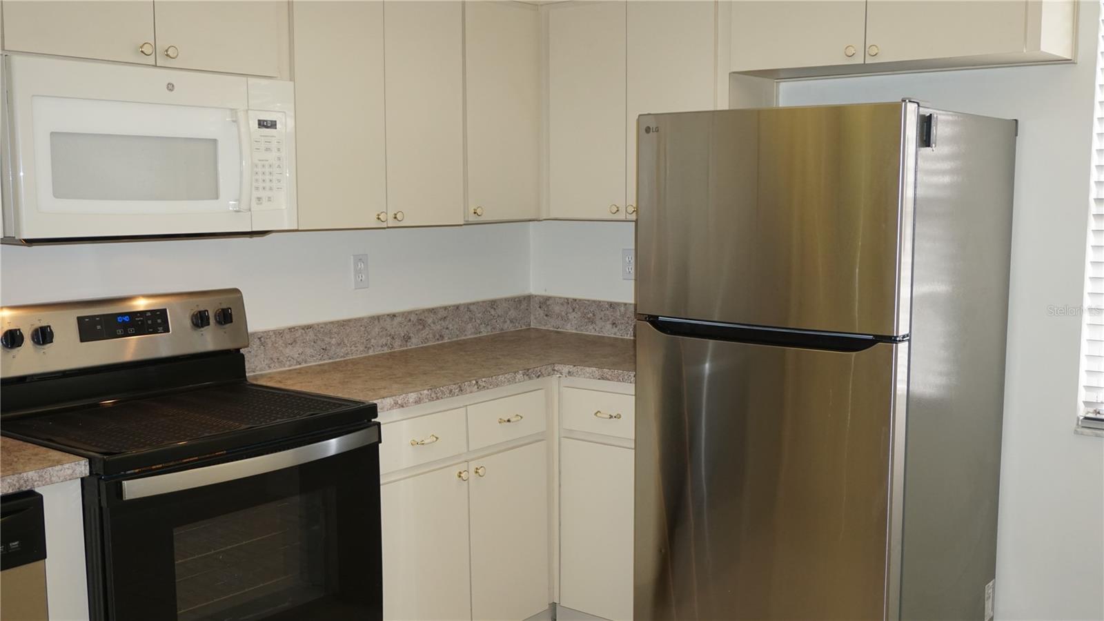 8907 SEELEY LN — photo 6