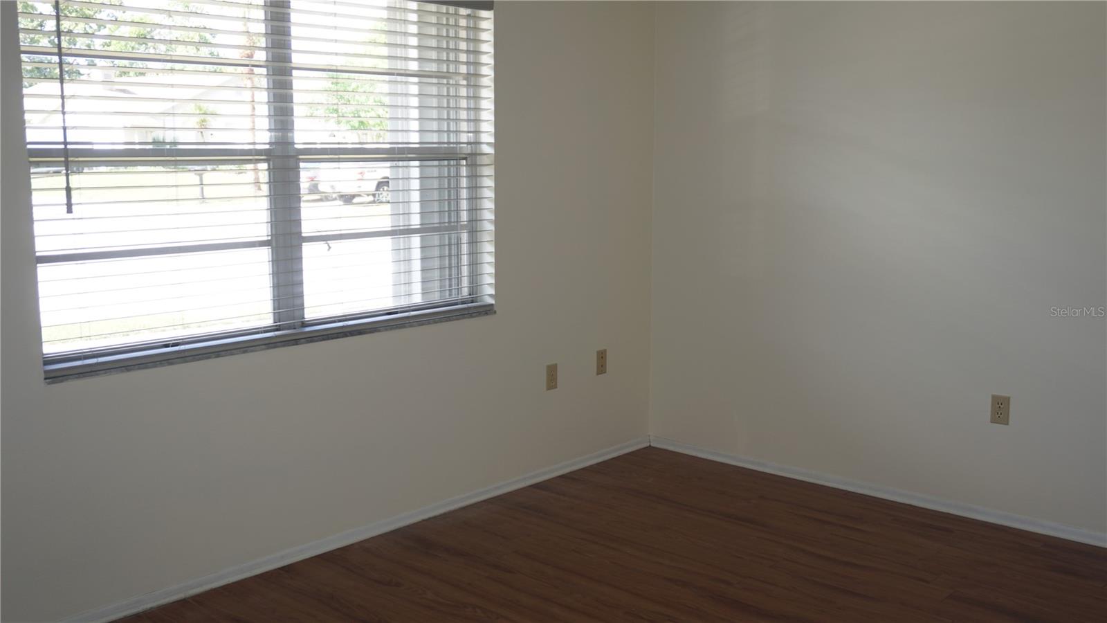 8907 SEELEY LN — photo 11