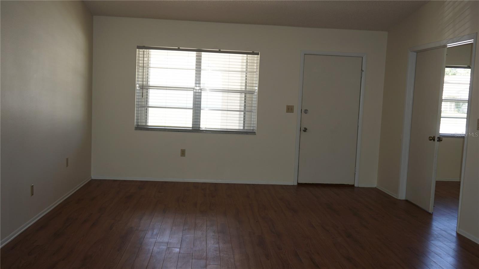 8907 SEELEY LN — photo 7