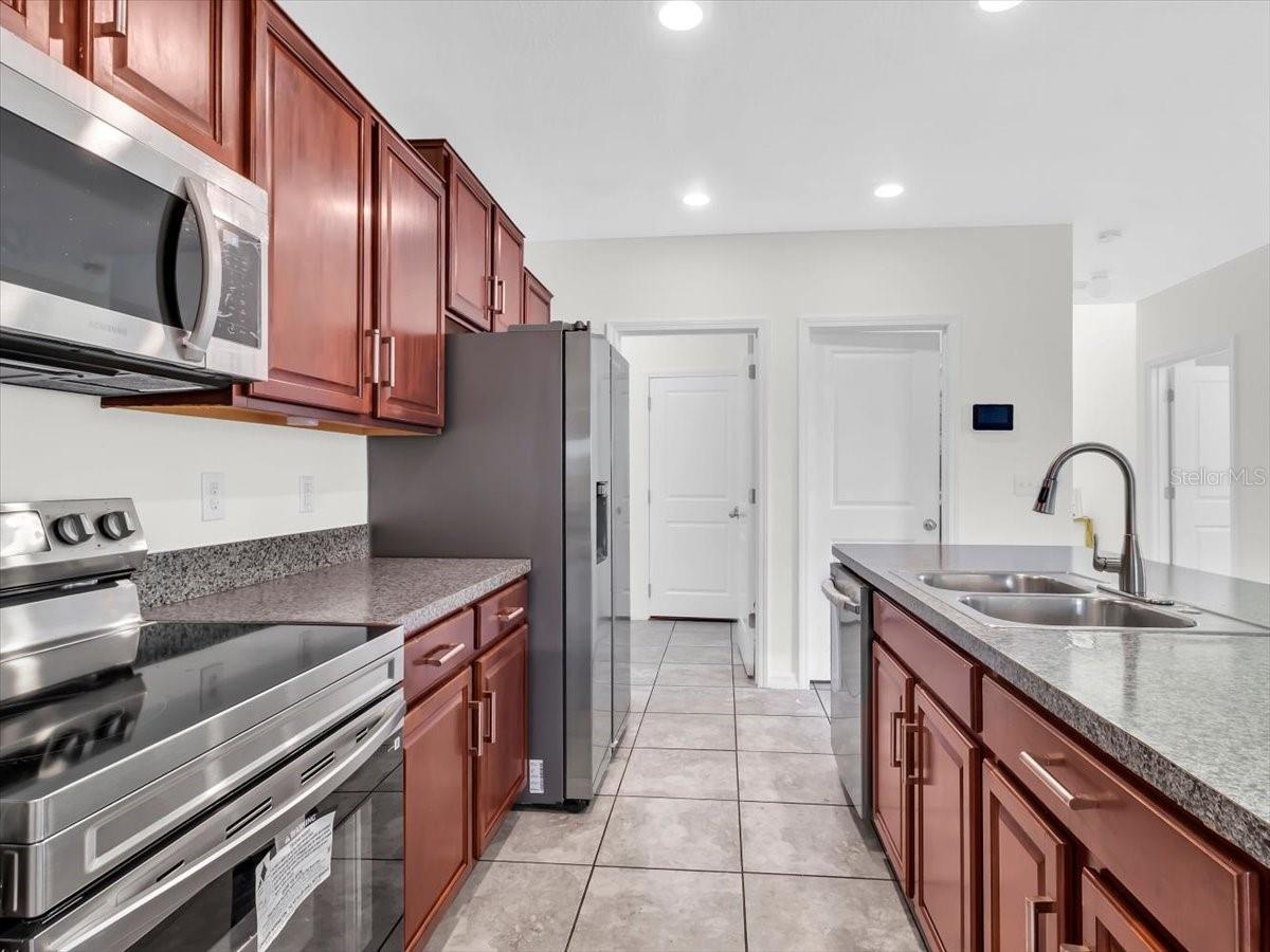 4924 REFLECTING POND CIR — photo 16
