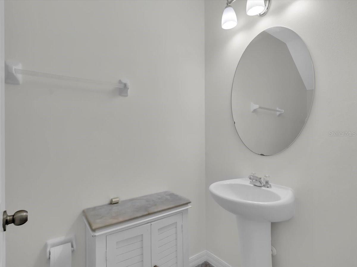 4924 REFLECTING POND CIR — photo 40