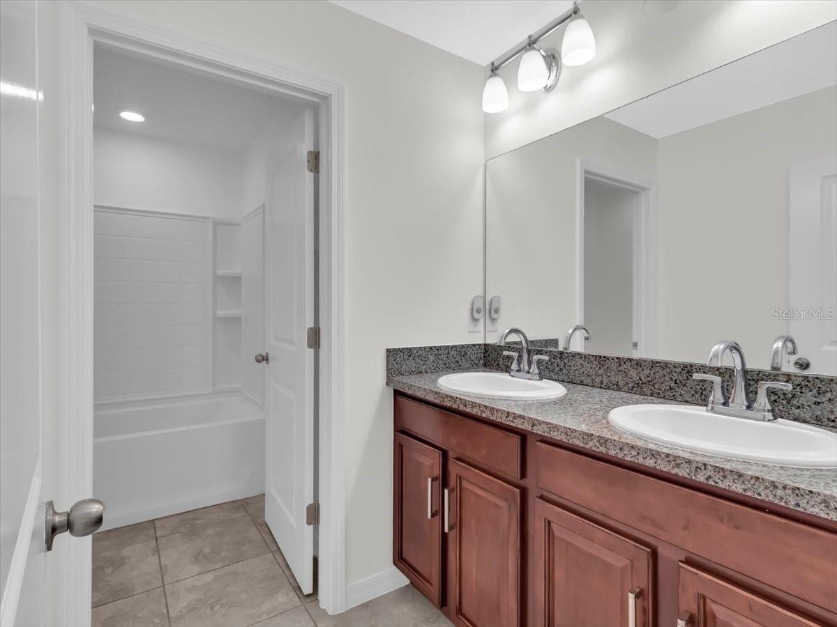 4924 REFLECTING POND CIR — photo 24