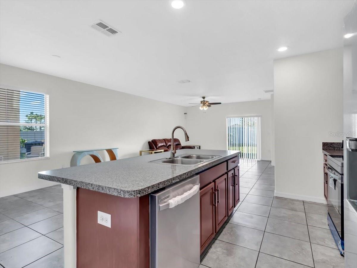 4924 REFLECTING POND CIR — photo 21