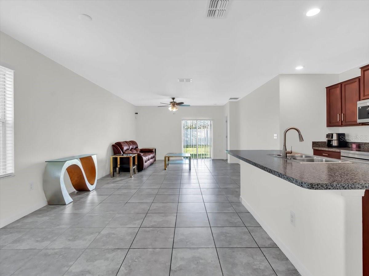 4924 REFLECTING POND CIR — photo 29