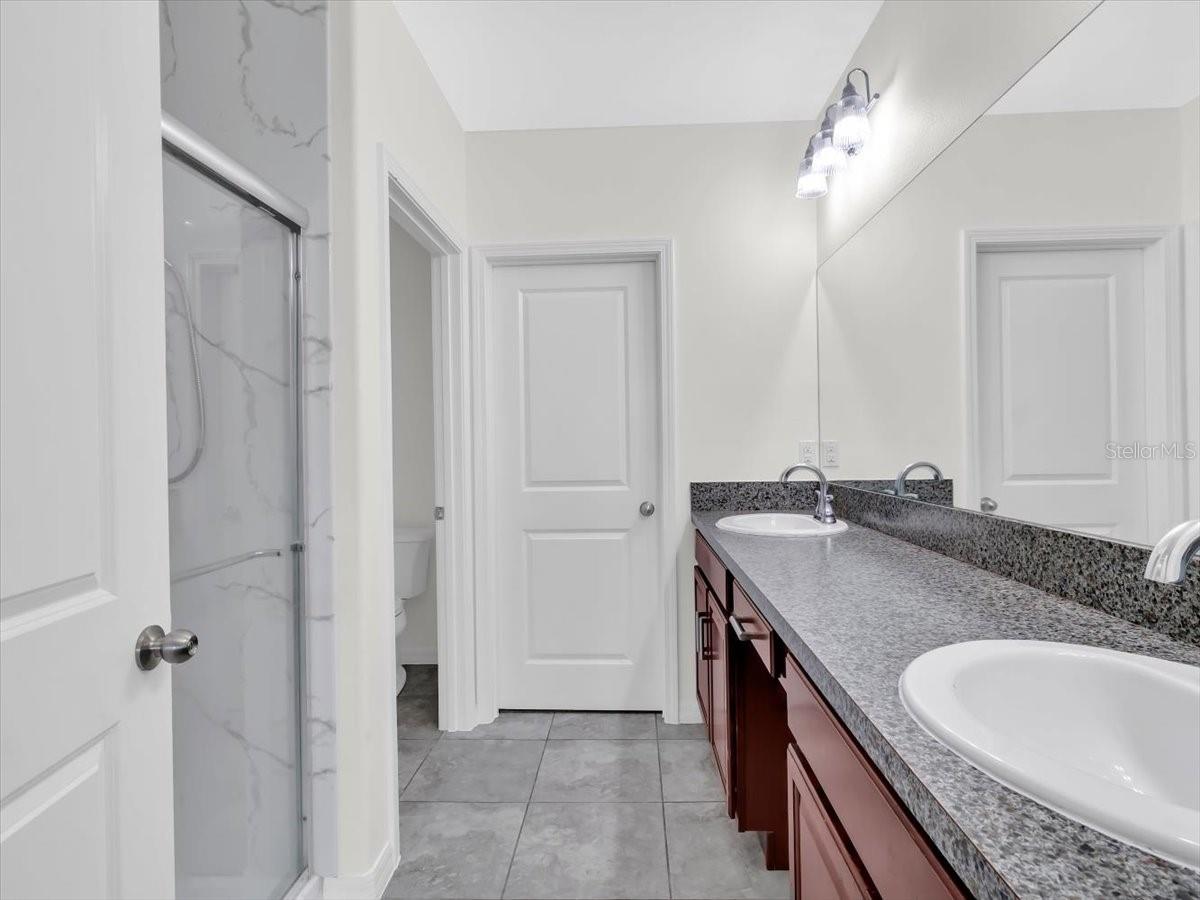 4924 REFLECTING POND CIR — photo 35