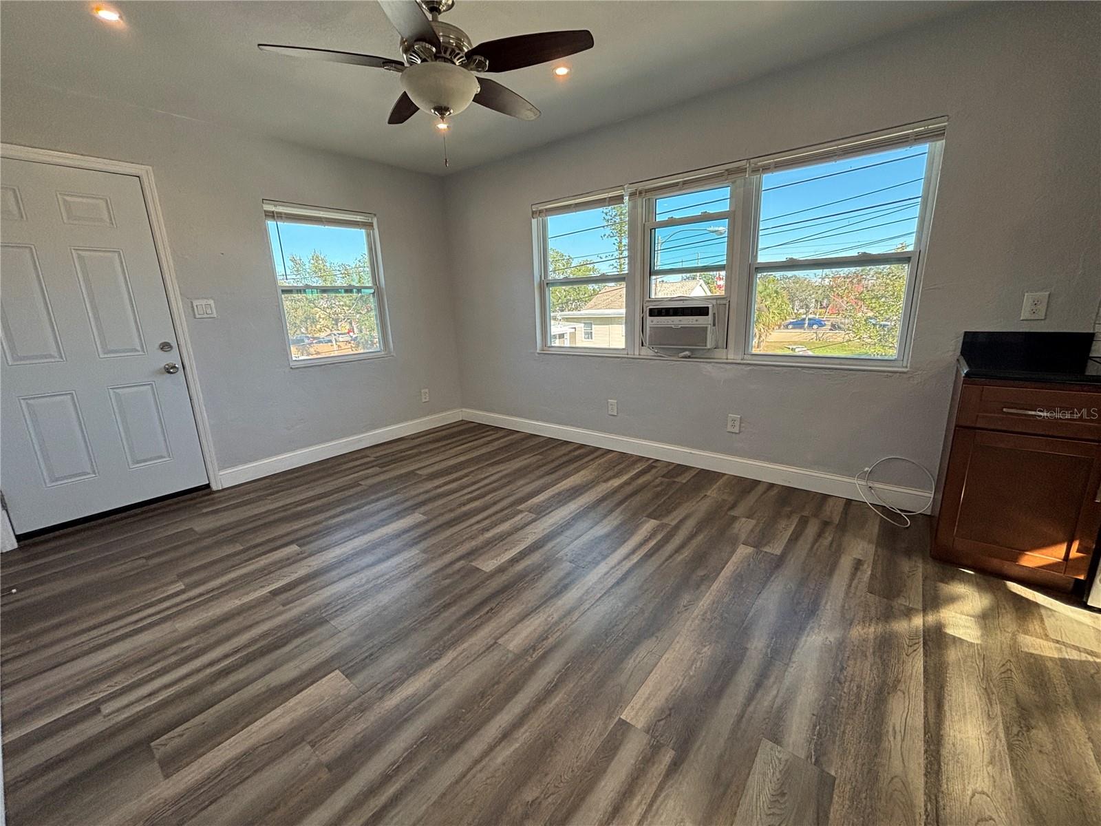 420 15TH AVE S #1/2 — photo 3