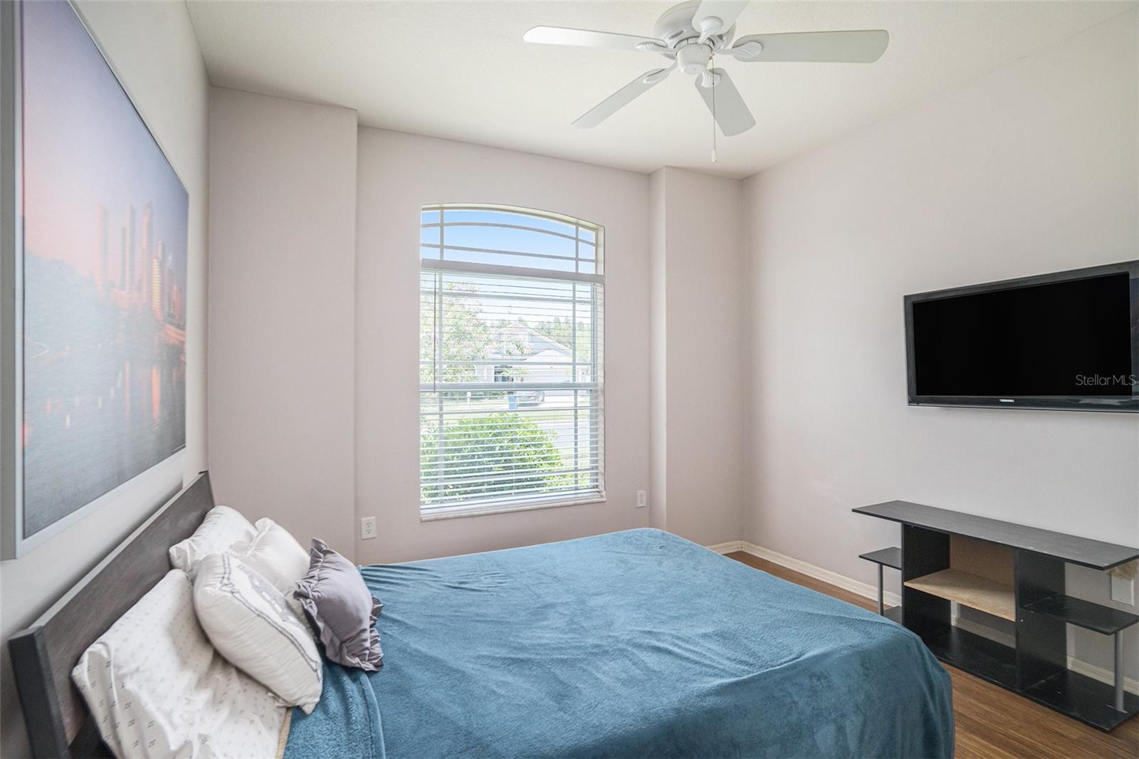 2132 RENSSELAER DR — photo 23