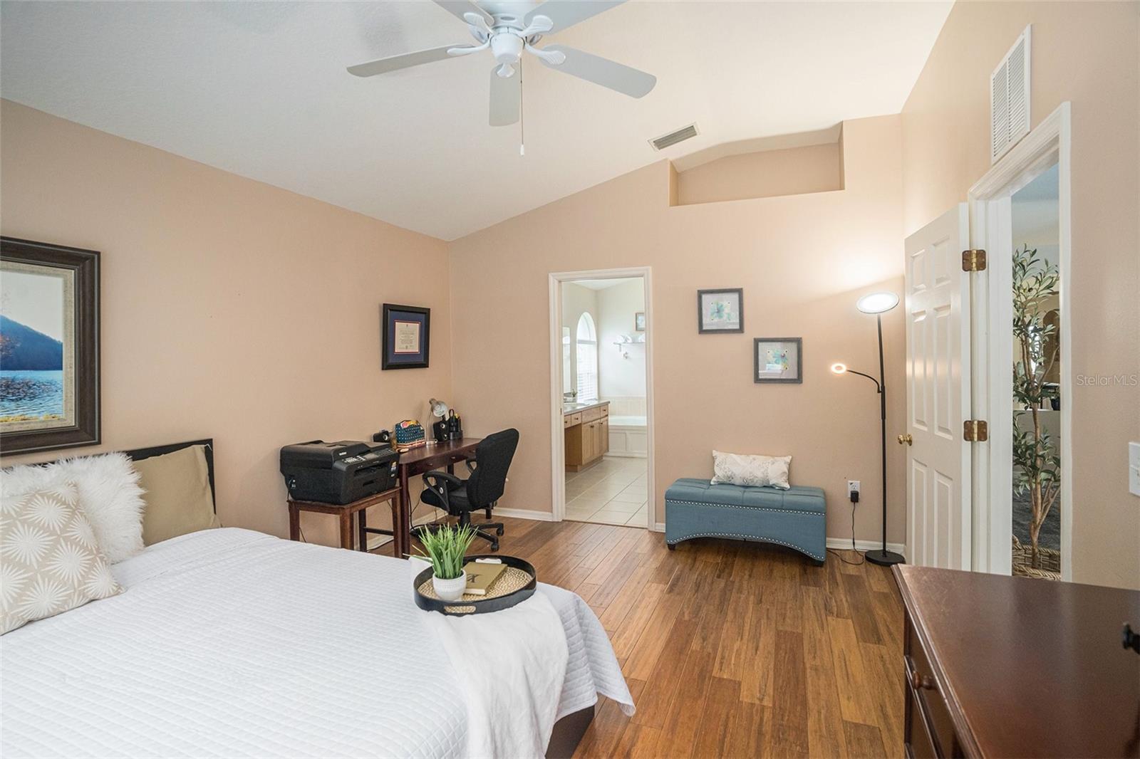 2132 RENSSELAER DR — photo 17