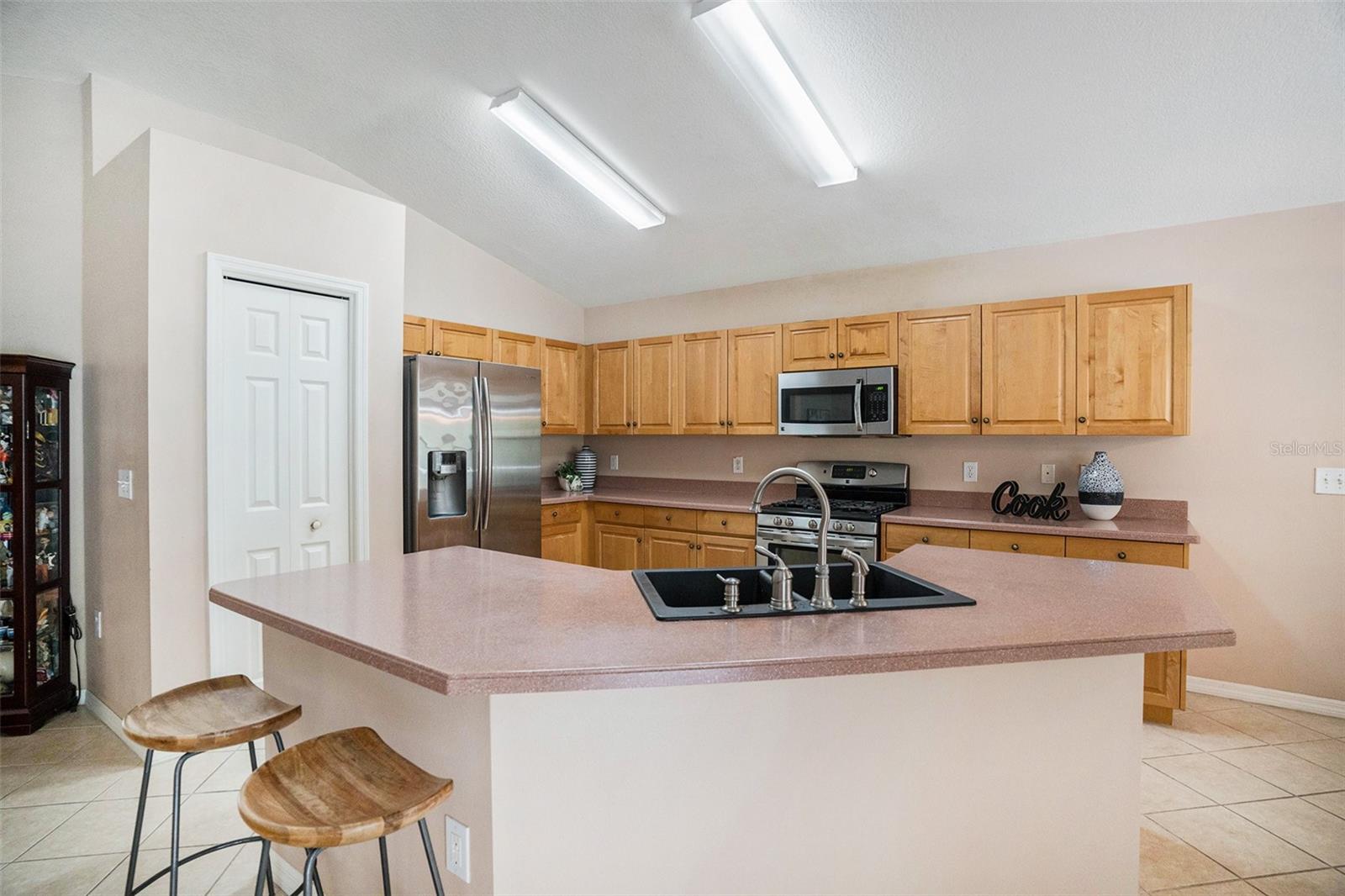 2132 RENSSELAER DR — photo 14