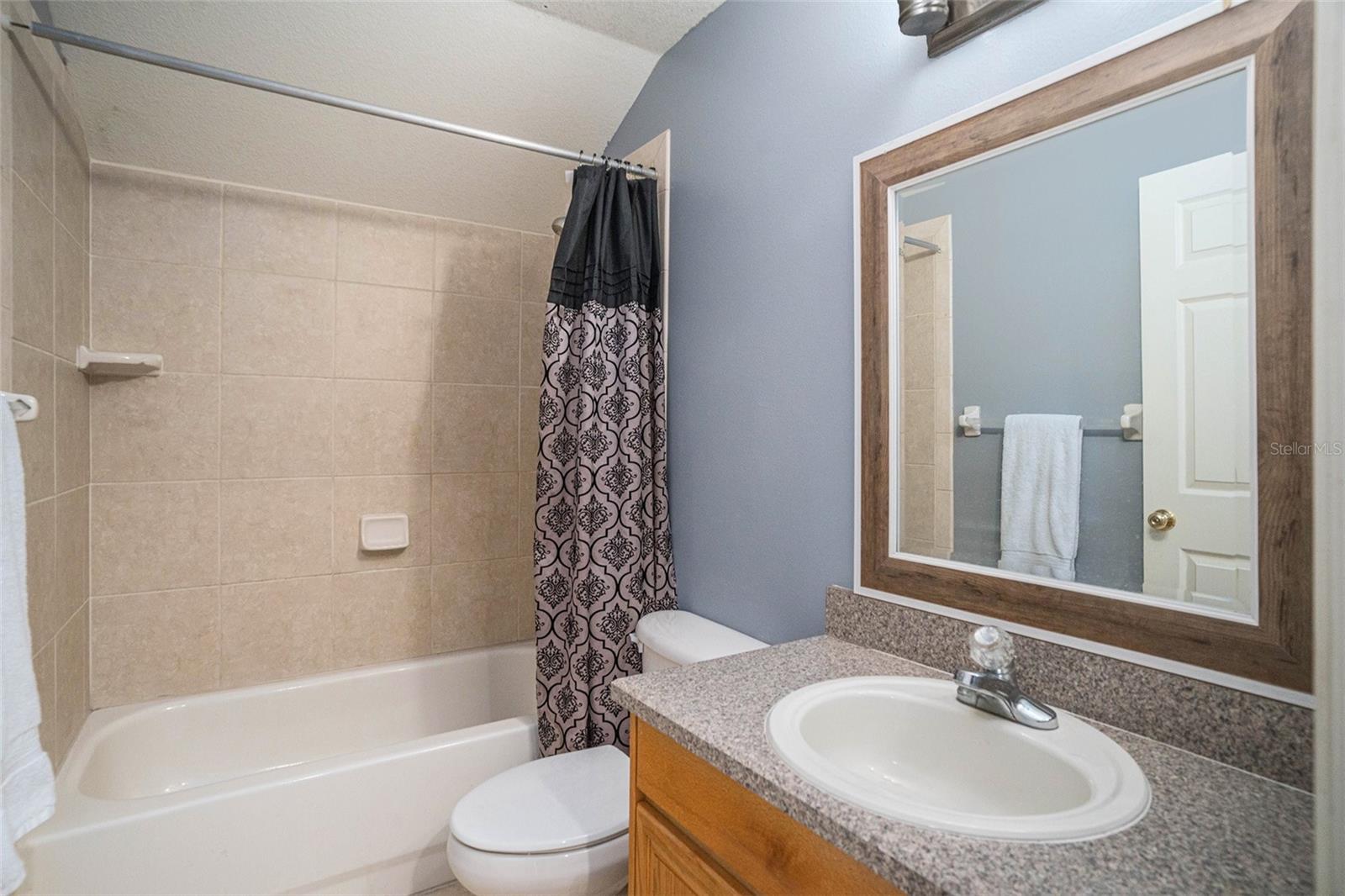 2132 RENSSELAER DR — photo 32