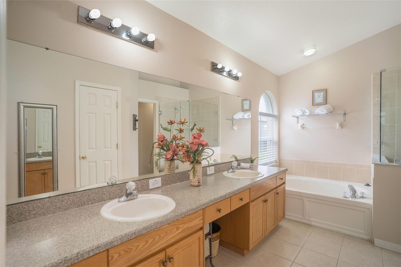 2132 RENSSELAER DR — photo 20