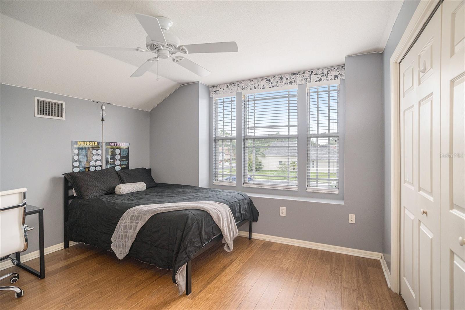 2132 RENSSELAER DR — photo 26
