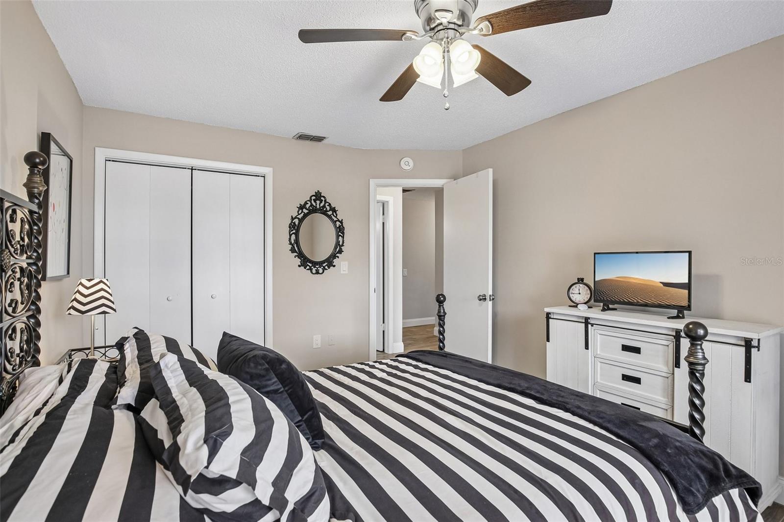 12630 CEDAR RIDGE DR — photo 24
