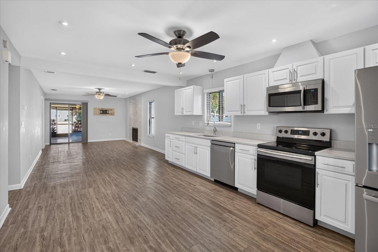7360 ULMERTON RD #2E — photo 3