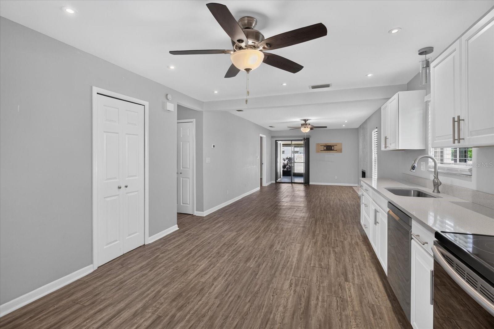 7360 ULMERTON RD #2E — photo 4