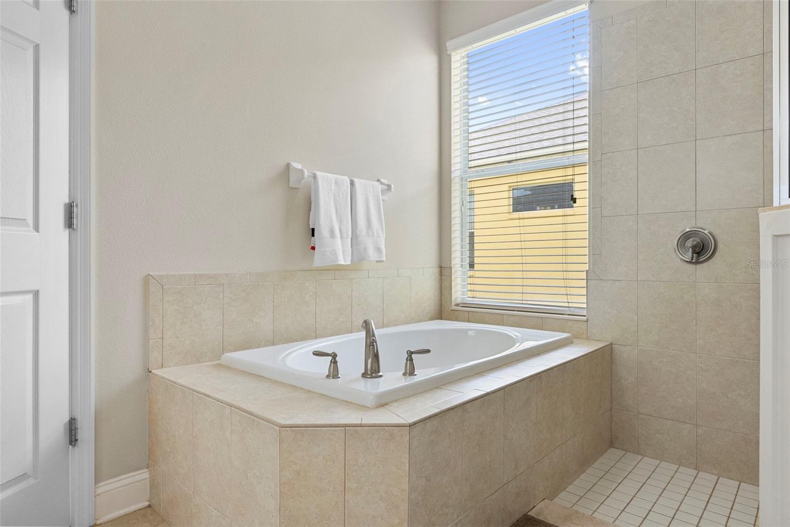 20147 OAKFLOWER AVE — photo 28