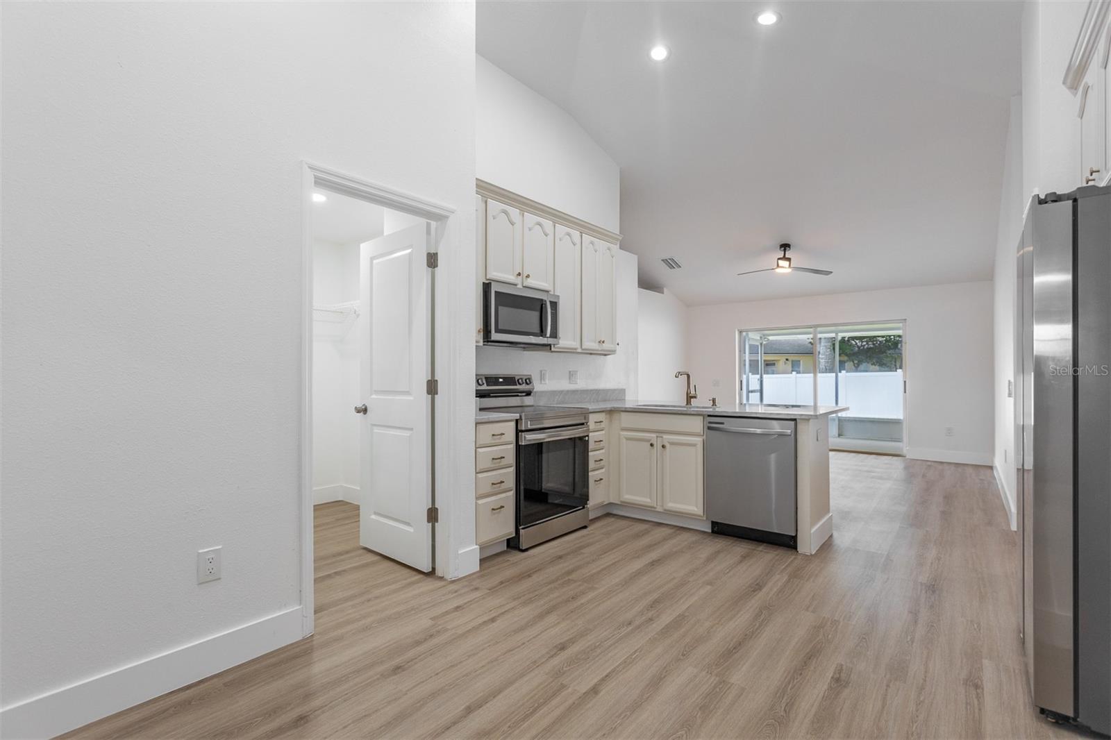 24847 WILD FRONTIER DR — photo 11