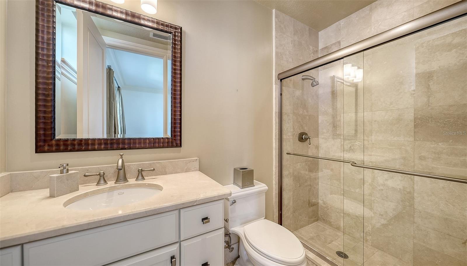 464 GOLDEN GATE PT #702 — photo 35