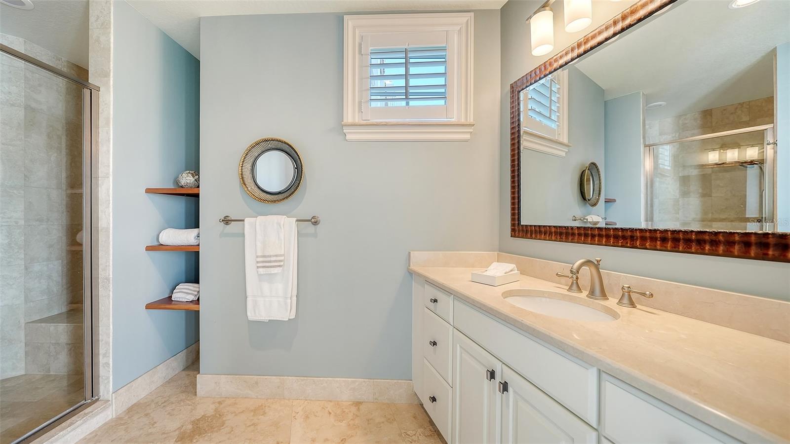 464 GOLDEN GATE PT #702 — photo 40