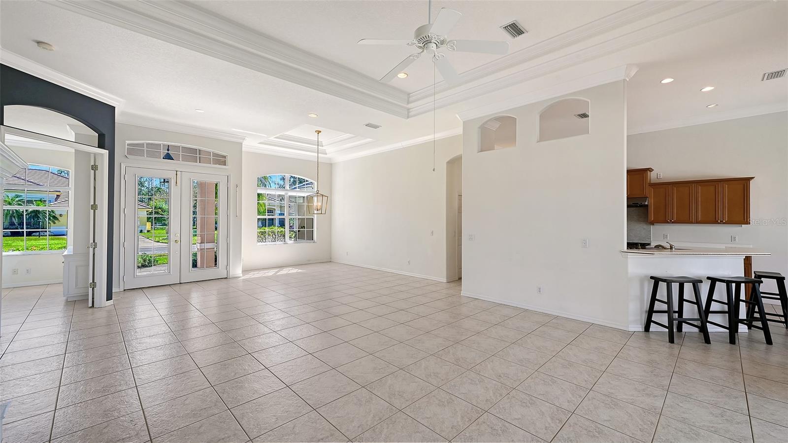 335 PARK TRACE BLVD — photo 15