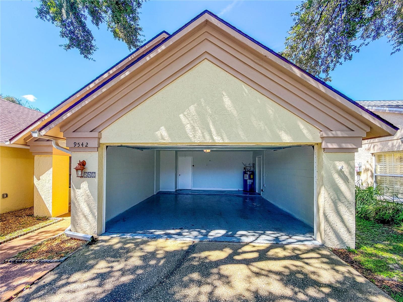 9542 PEBBLE GLEN AVE — photo 9