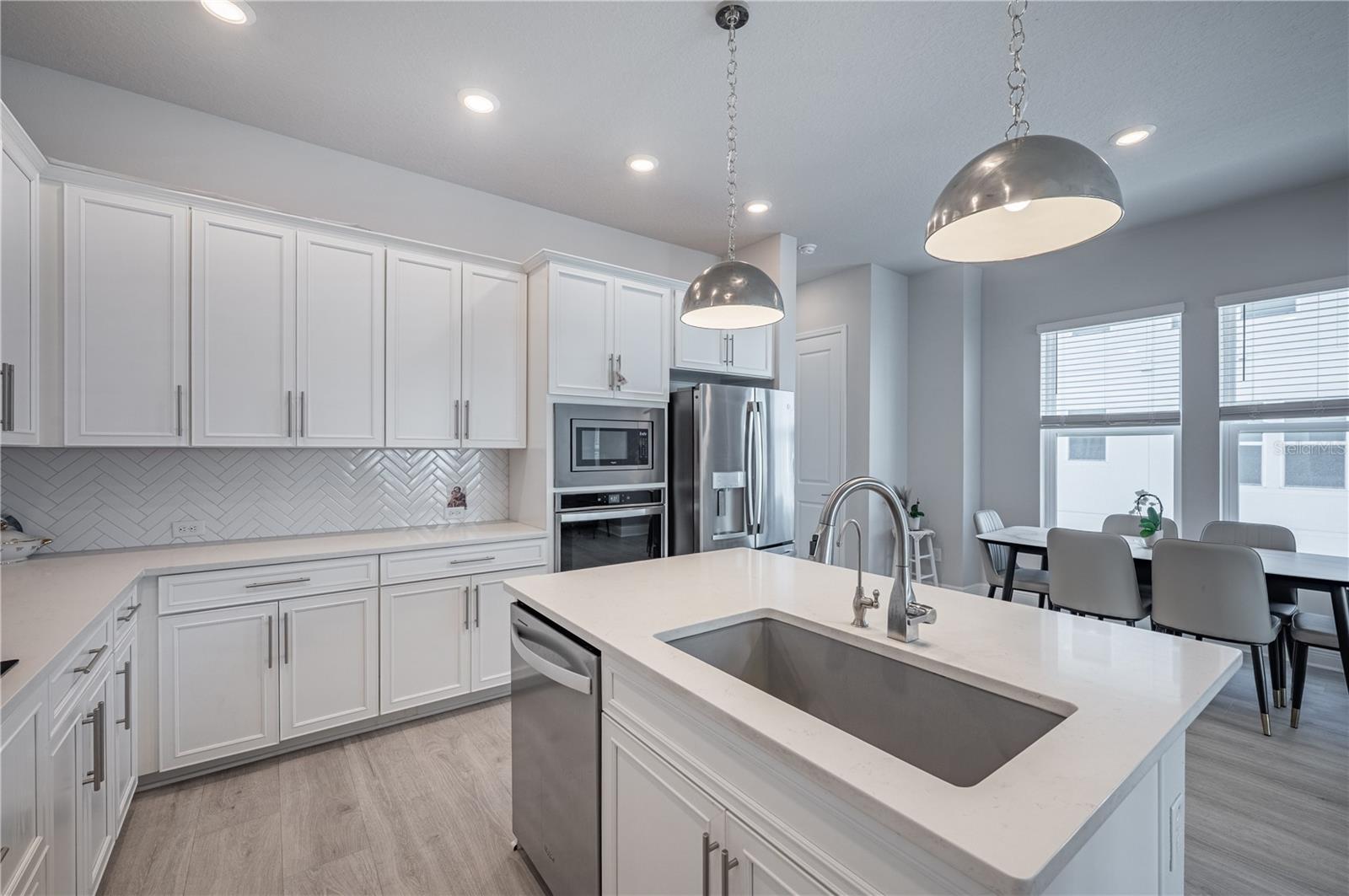 2400 EZZELL CT — photo 7