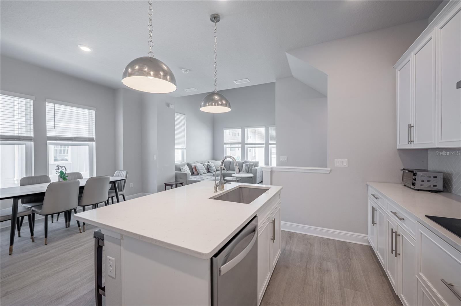2400 EZZELL CT — photo 8