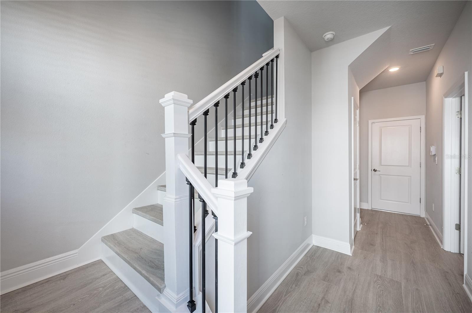 2400 EZZELL CT — photo 4