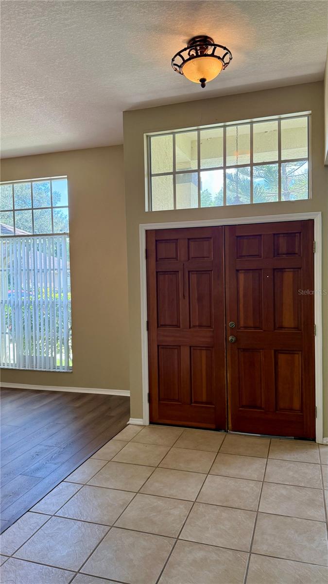 9917 COLONNADE DR — photo 4