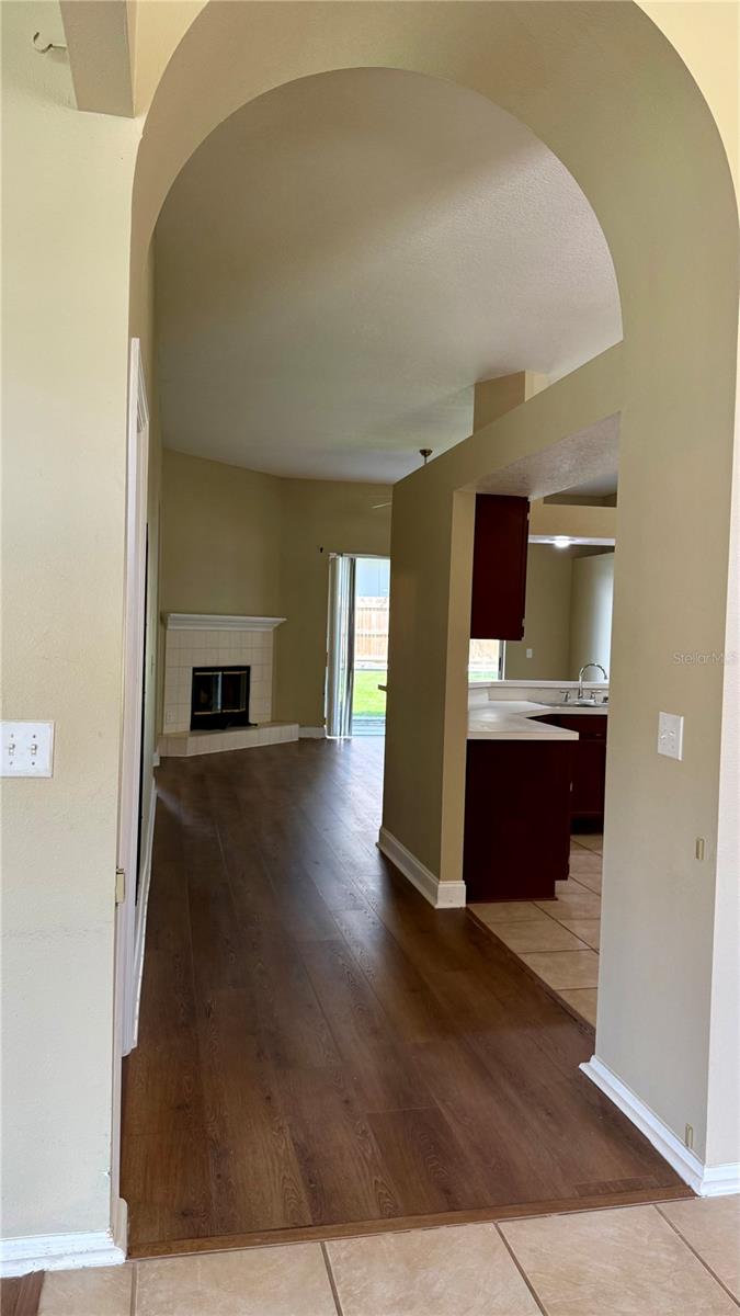 9917 COLONNADE DR — photo 8