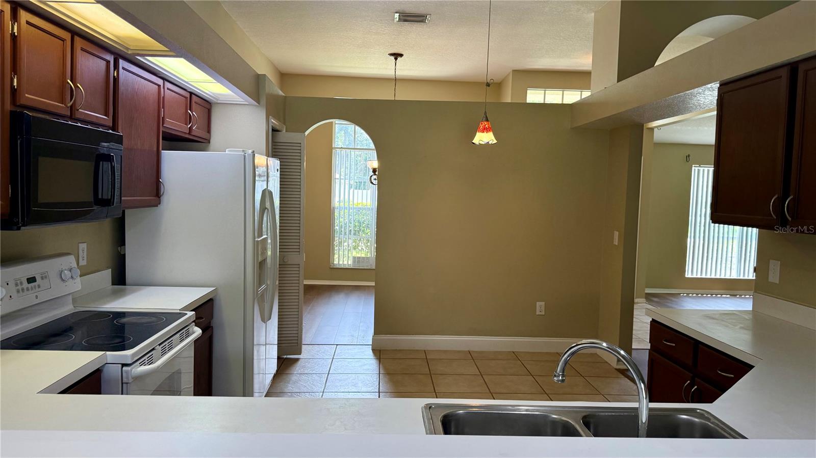 9917 COLONNADE DR — photo 12