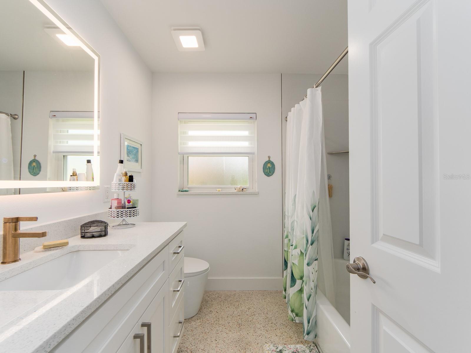 63 NICHOLAS DR — photo 22