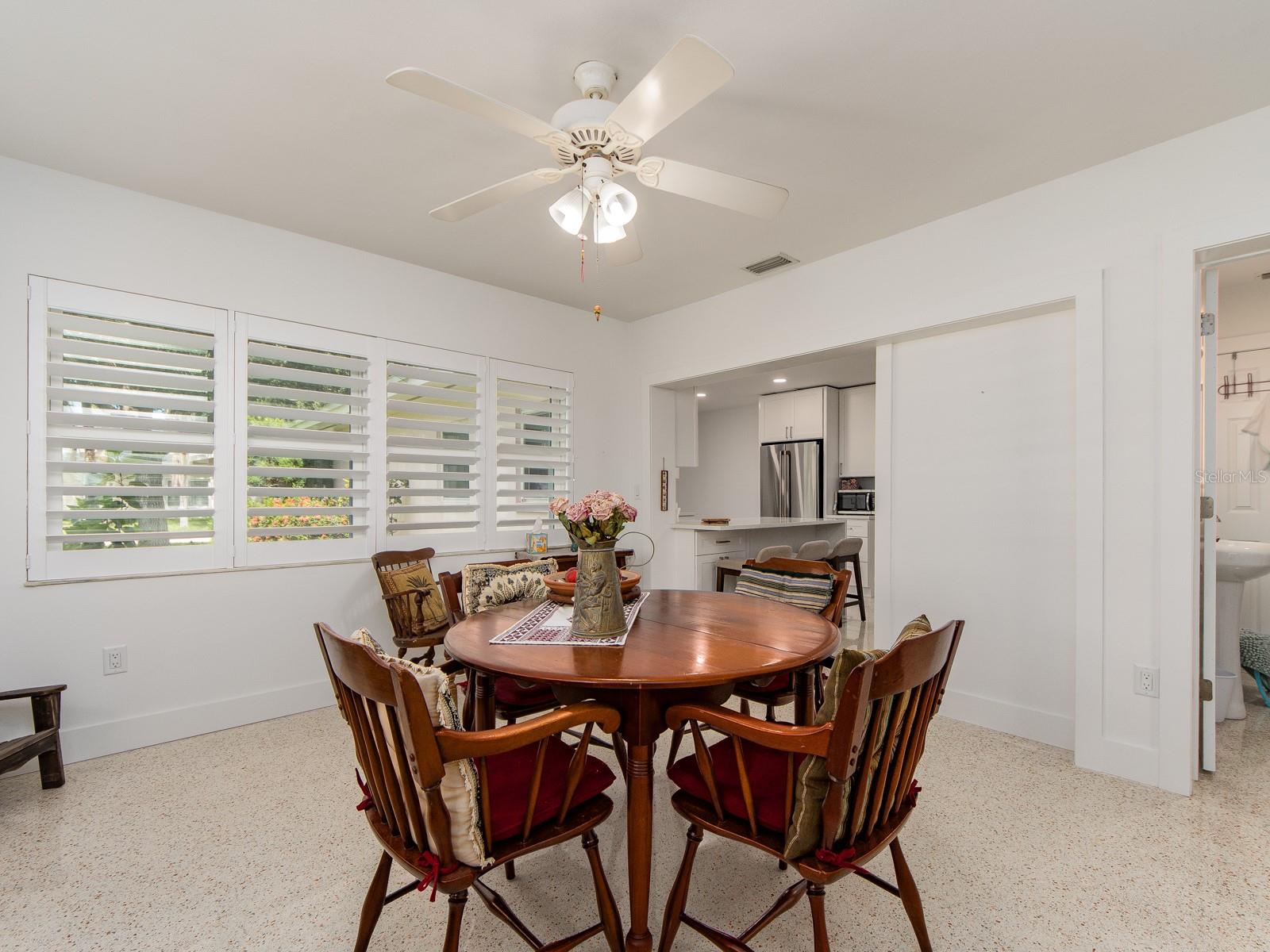 63 NICHOLAS DR — photo 14