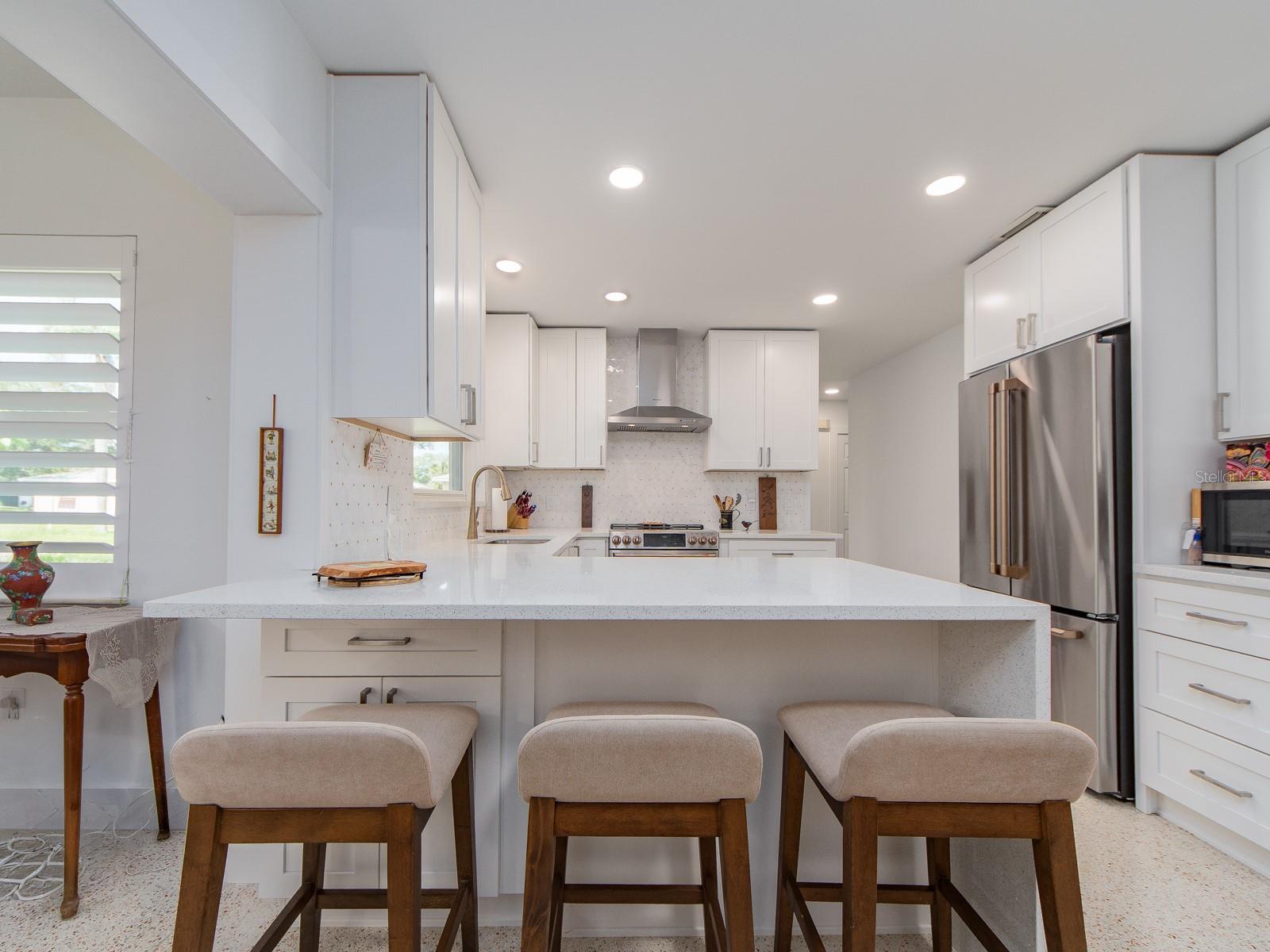 63 NICHOLAS DR — photo 7