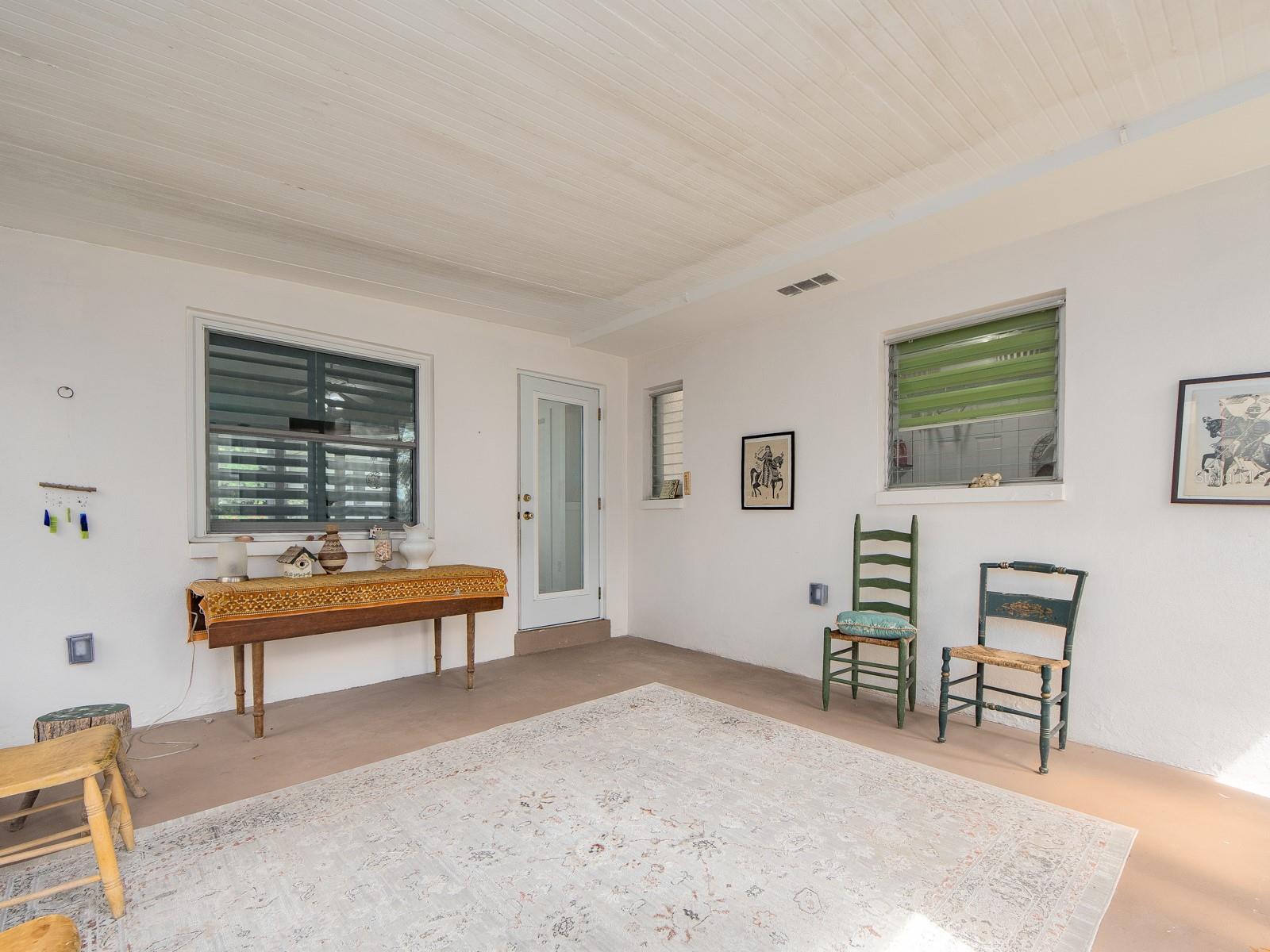 63 NICHOLAS DR — photo 15