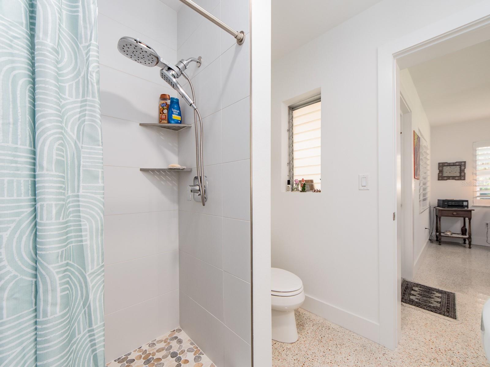 63 NICHOLAS DR — photo 27