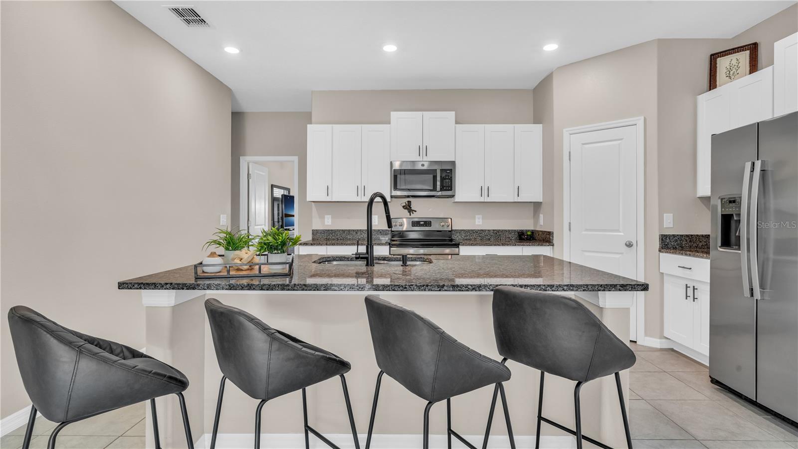 1841 CRINKLE LEAF CT — photo 3