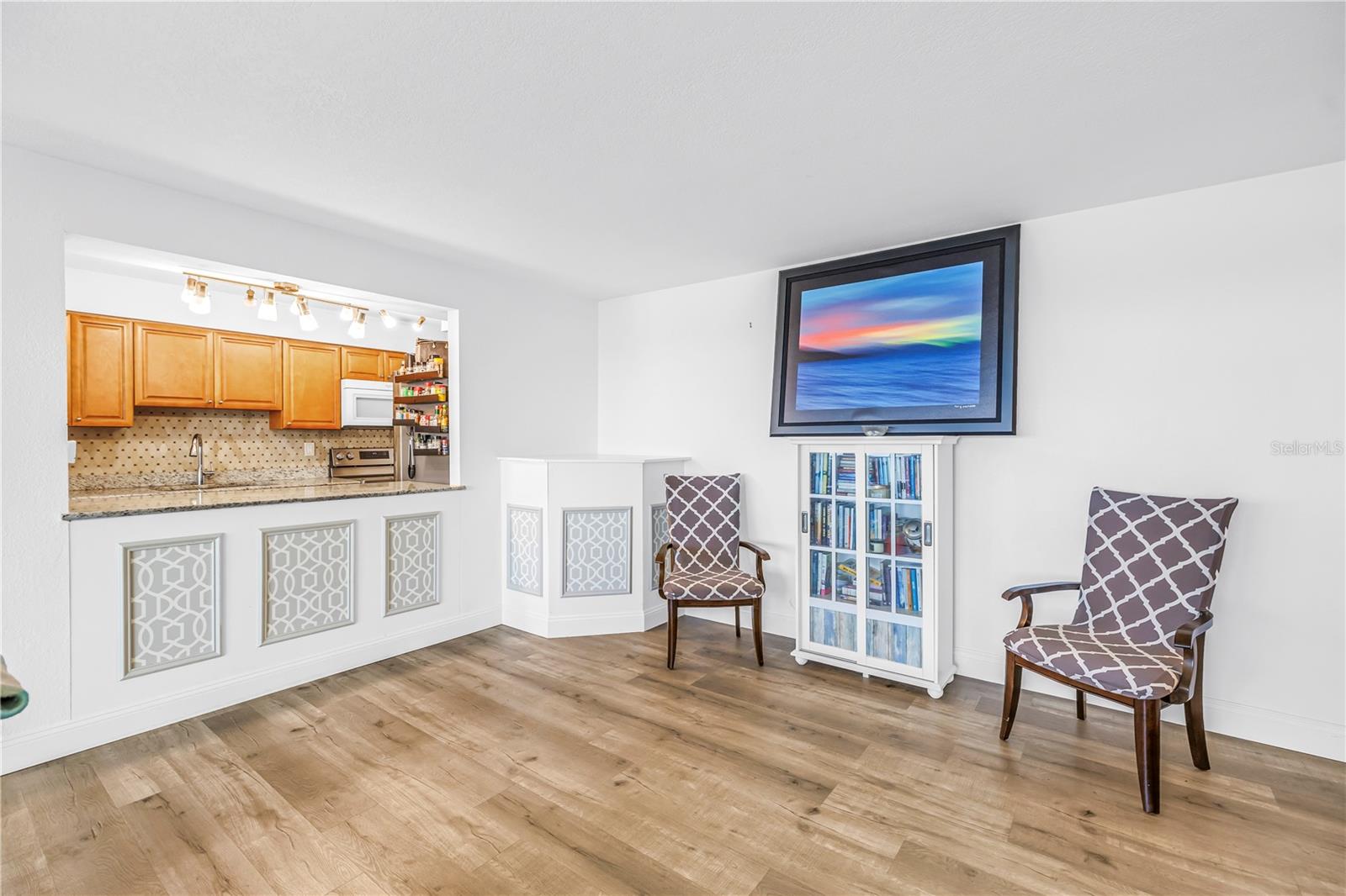 7200 SUNSHINE SKYWAY LN S #8B — photo 8