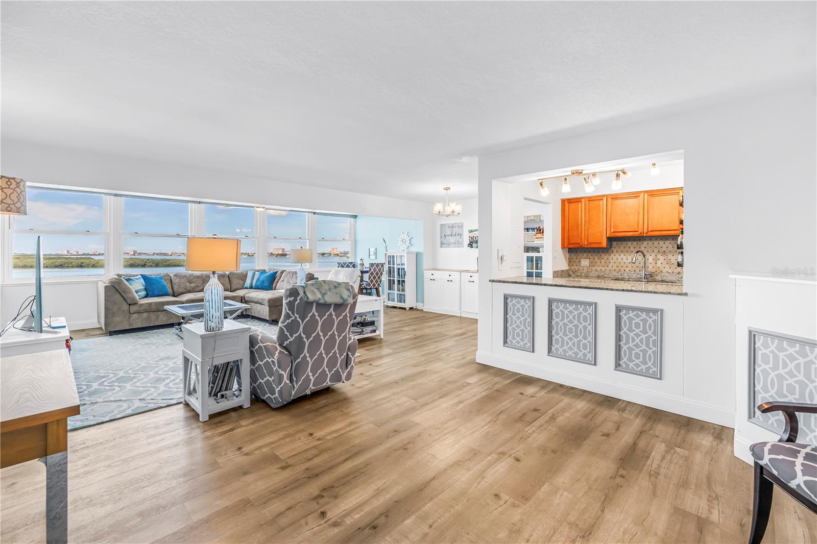 7200 SUNSHINE SKYWAY LN S #8B — photo 5