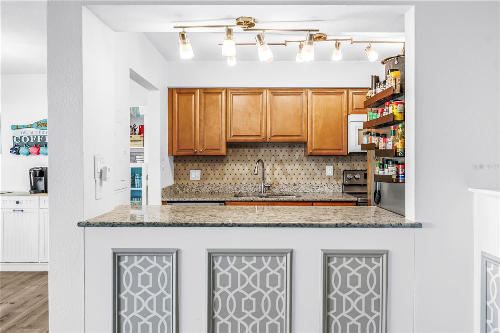 7200 SUNSHINE SKYWAY LN S #8B — photo 21