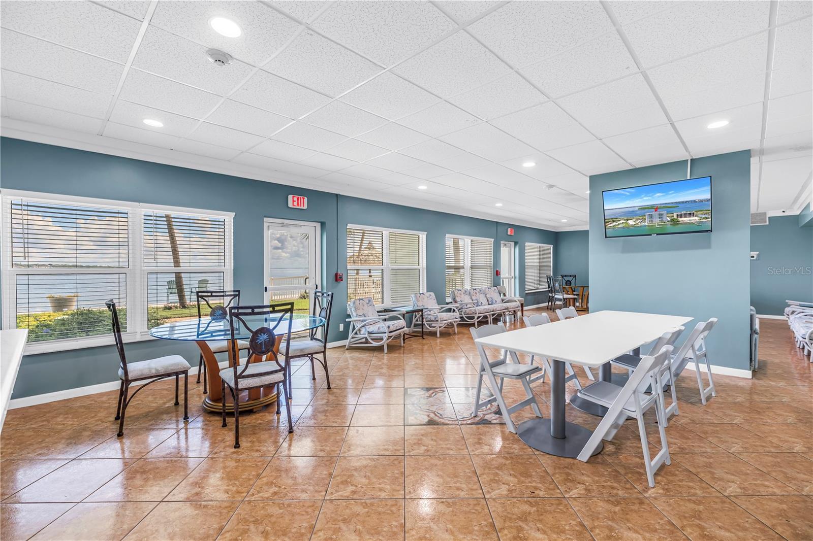 7200 SUNSHINE SKYWAY LN S #8B — photo 34
