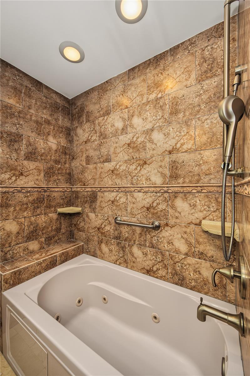 2233 PINNACLE CIR S — photo 18