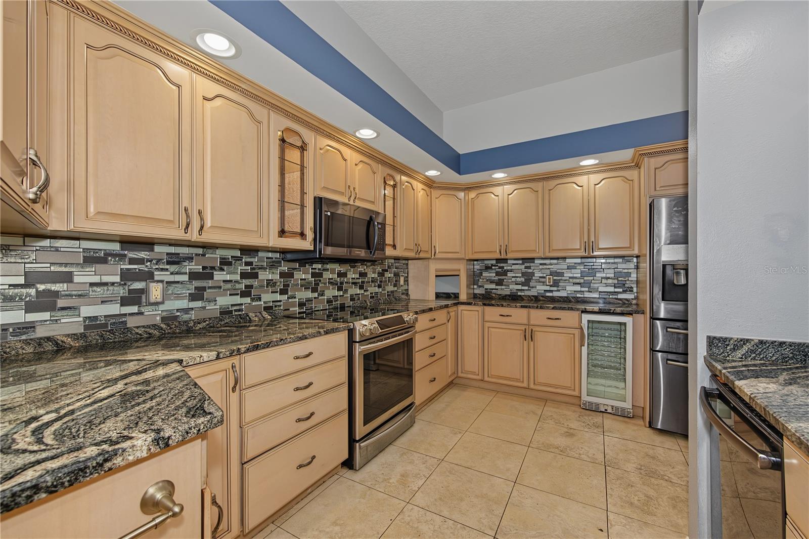 2233 PINNACLE CIR S — photo 5