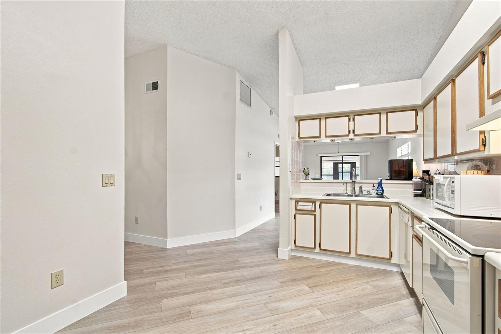 11712 SPRING TREE LN — photo 43
