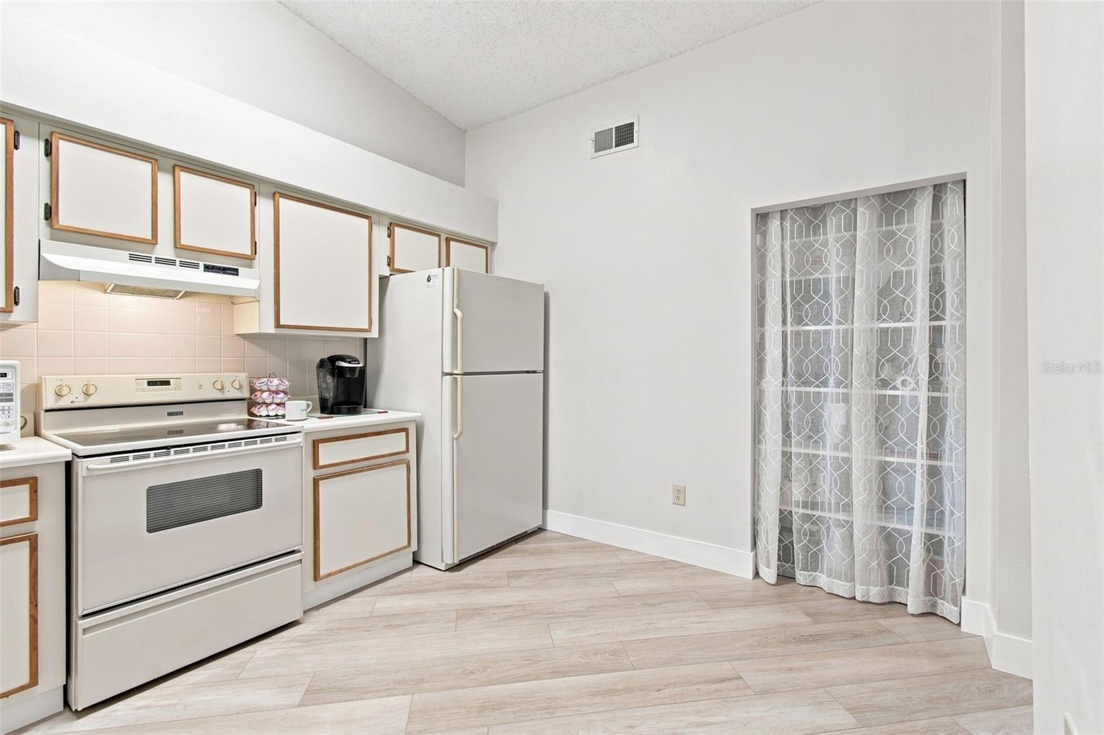 11712 SPRING TREE LN — photo 42