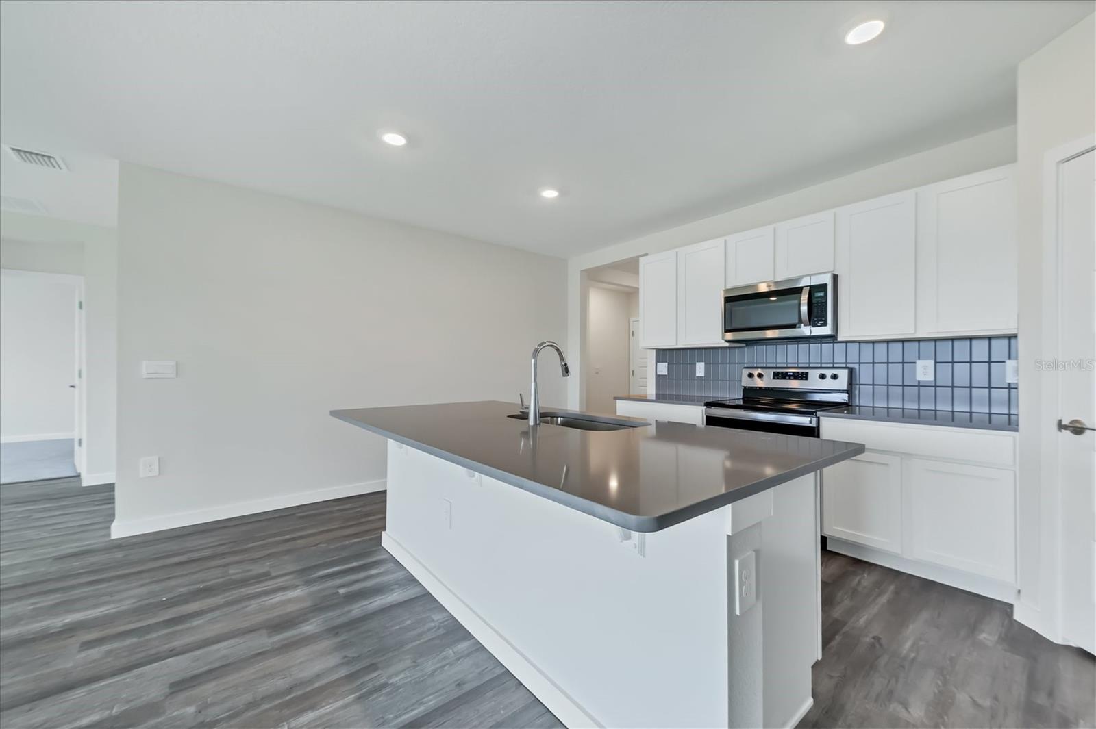 17218 BARNWOOD PL — photo 9