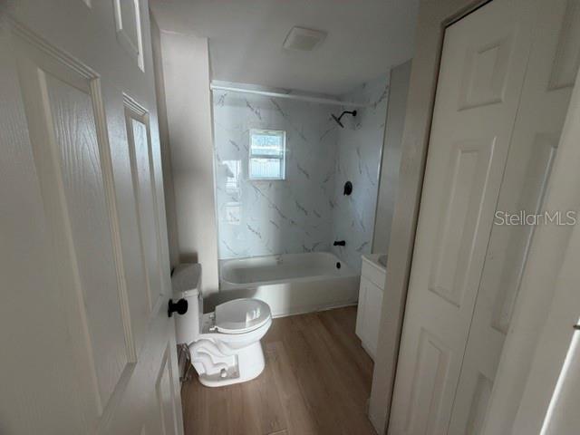 4605 N HUBERT AVE #7 — photo 3