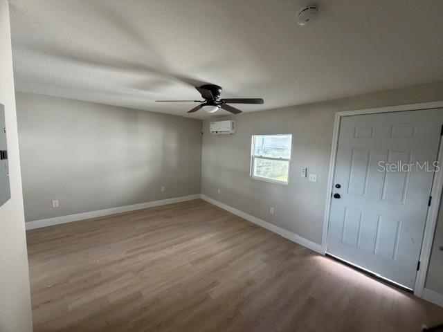 4605 N HUBERT AVE #7 — photo 4