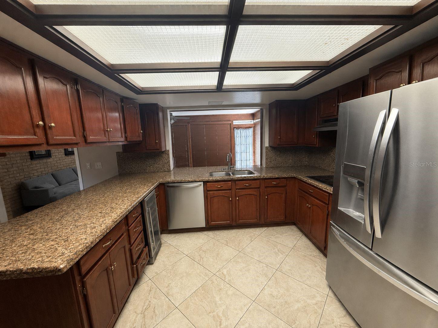 113 LOCUST DR — photo 8