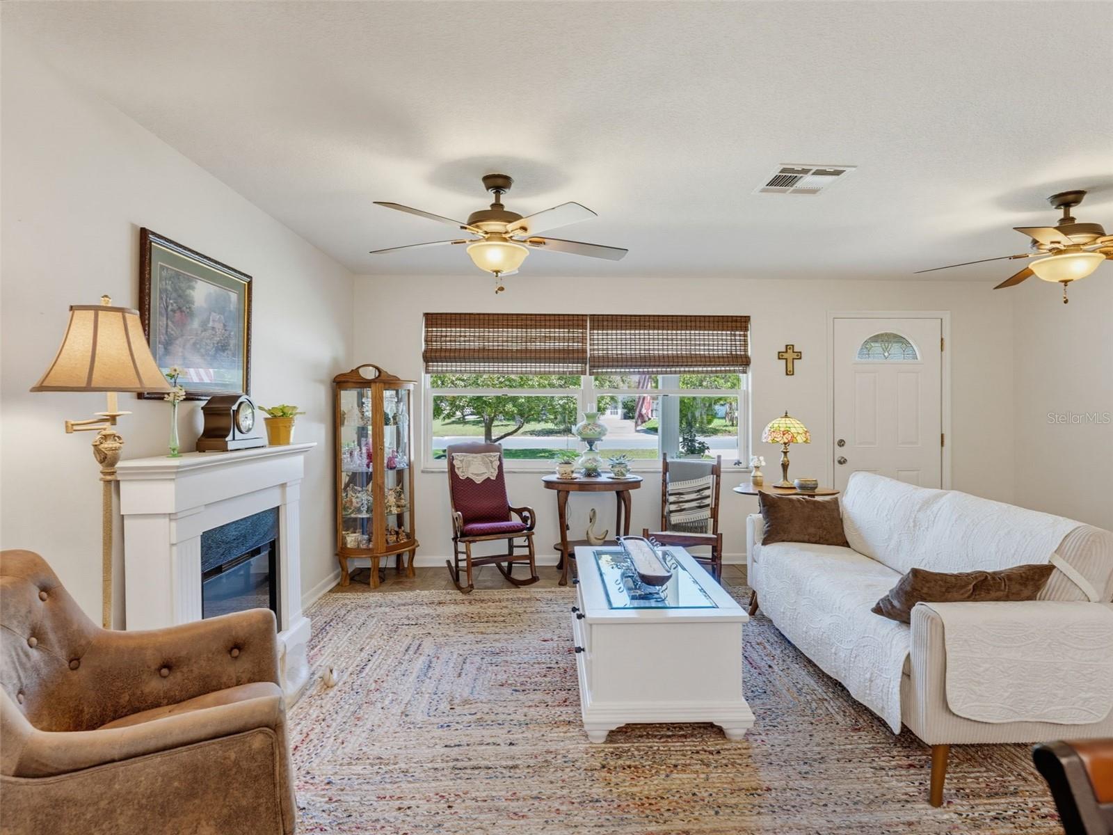 1575 JASMINE WAY — photo 8